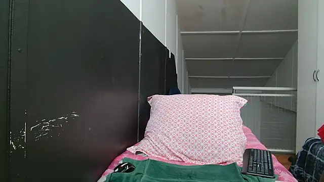 BustieMandy's Live XXX Chat