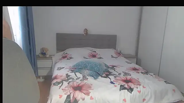 MatureDiana live XXX chat