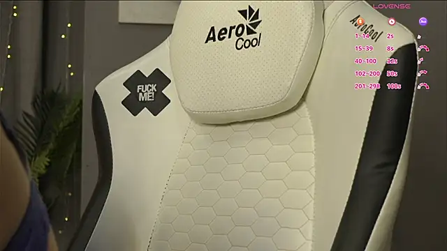 Megany: онлайн-секс-чат