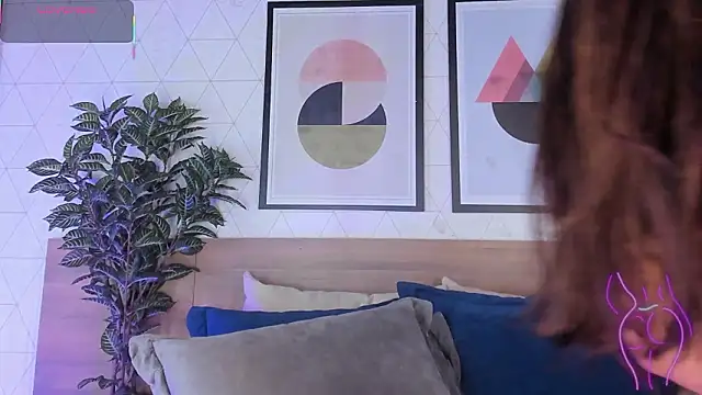 MiaKay1's Live XXX Chat