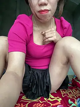 nhinhi-sexy Adlı Modelin Canlı XXX Sohbeti