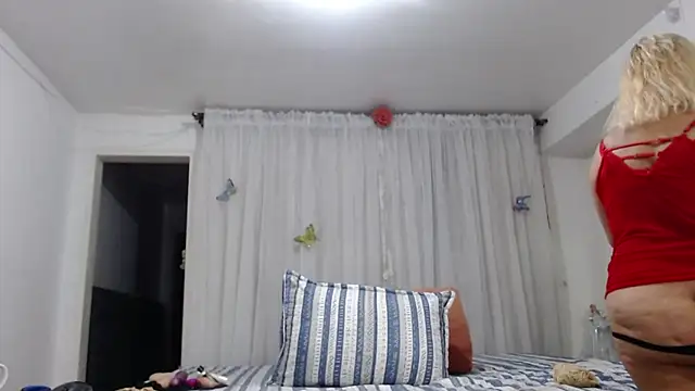 linapalacios' Live XXX Chat