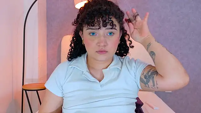 Tracielowe_w's Live XXX Chat