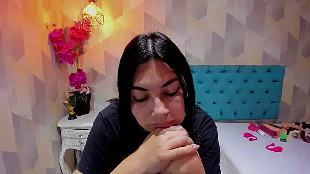 แชท XXX สดของ AdaFawxx