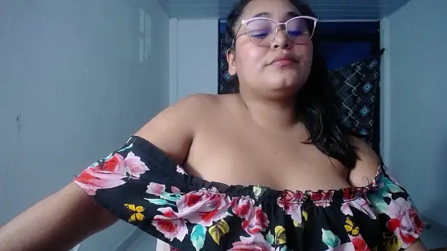 sirena_15 élő XXX-chatje