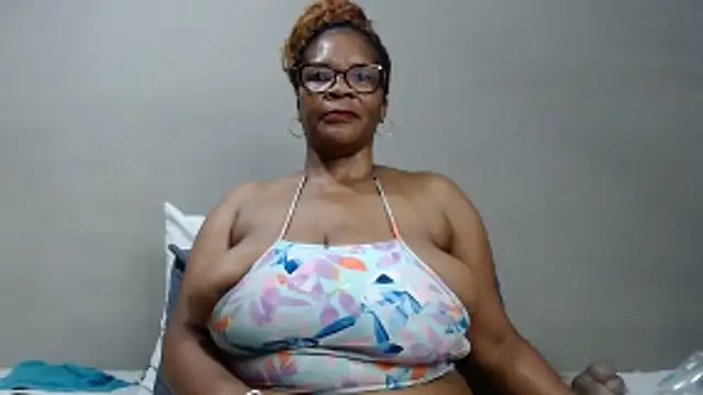 BustyMelonssXXXX Chat XXX in diretta