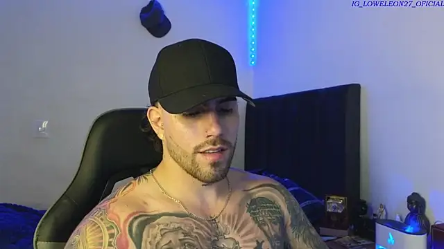 Ades_Lowe's Live XXX Chat