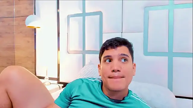 RaymondMorris' Live XXX Chat