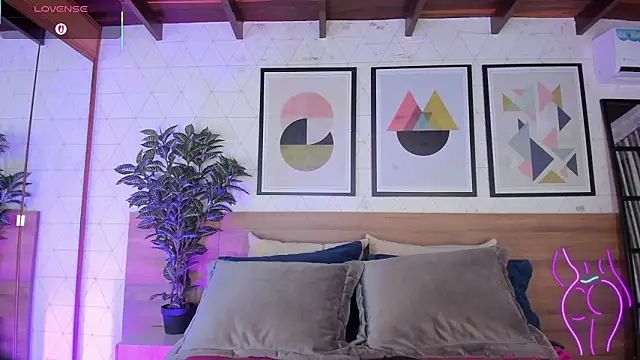 MiaKay1 即時 XXX 聊天