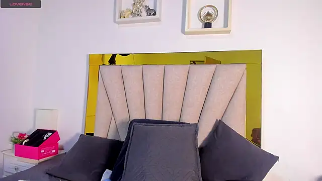 vahiolet_fuentes' Live XXX Chat