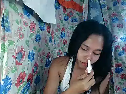 PinaySkinnyGirl's Live XXX Chat