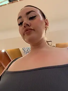 KiraSunshine's Live XXX Chat