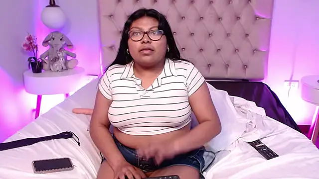 Kiri_Black_ Live XXX-Chat