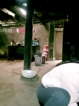 ngan-cute Chat XXX in diretta