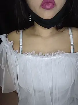 Mysterious__angel: διαδικτυακό σόου στην κάμερα