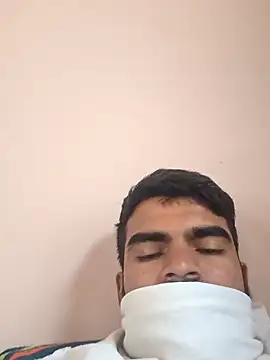 SilentIncoming: διαδικτυακό σόου στην κάμερα