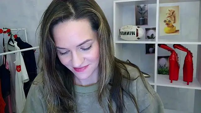 Lina_Star_S: διαδικτυακό σόου στην κάμερα