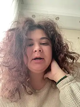 Chatroom XXX en direct de AliceCurlyX