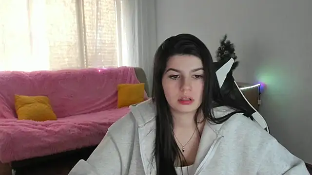 Chatroom XXX en direct de KisaModel