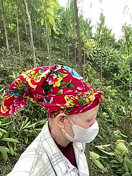 mana-ala: απευθείας συνομιλία ΧΧΧ