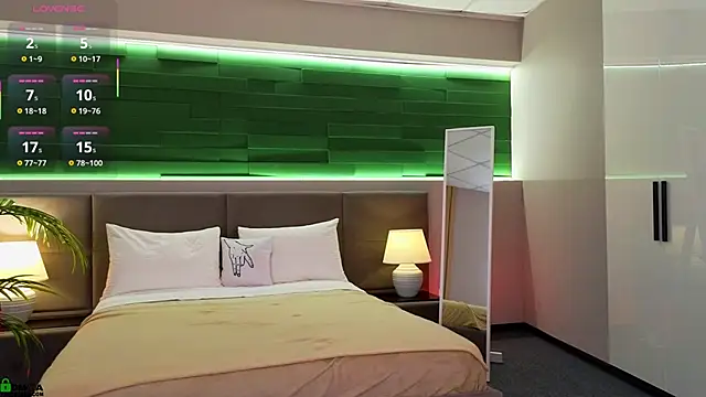 Rina_Red: онлайн-секс-чат