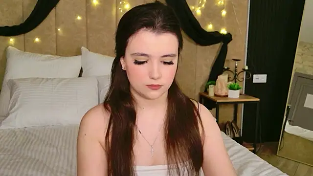 Pauline_Heaven live XXX chat