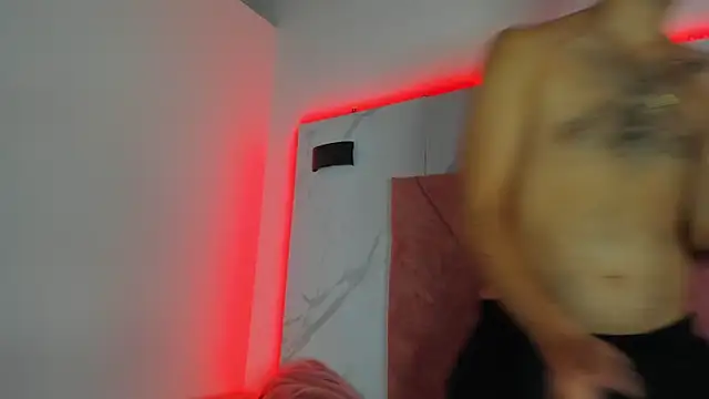 Chatroom XXX en direct de HellAndDante_