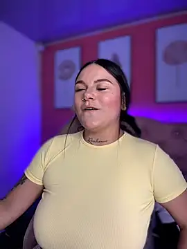 Chatroom XXX en direct de Megaan__More