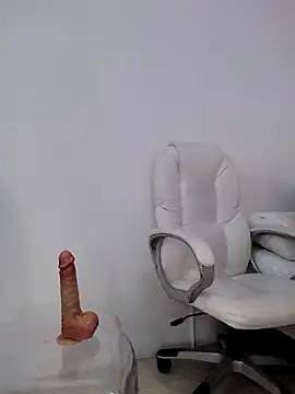 Chatroom XXX en direct de MIA25___