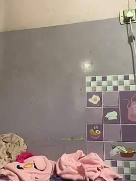 Sandhya_77: διαδικτυακό σόου στην κάμερα