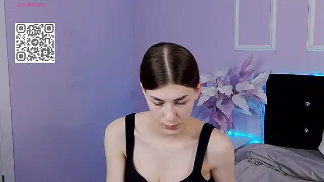 Lindsay_Cutie live XXX chat