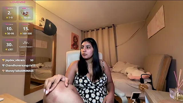 cloe_small: απευθείας συνομιλία ΧΧΧ