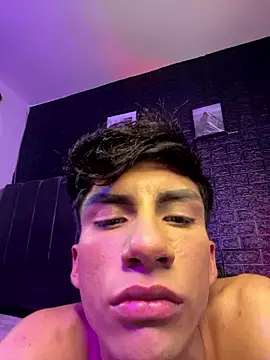 Erick_Velveth – Naživo XXX chat