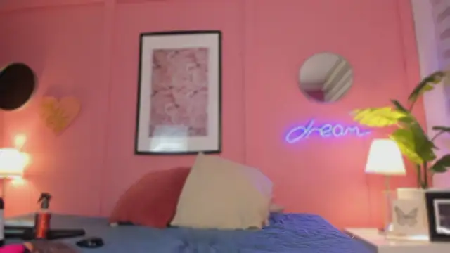 SoySaraa: απευθείας συνομιλία ΧΧΧ