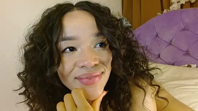 kiarablue – Naživo XXX chat