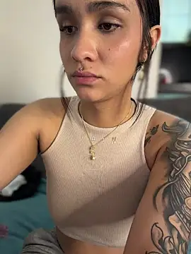 Isabella-Teen: απευθείας συνομιλία ΧΧΧ