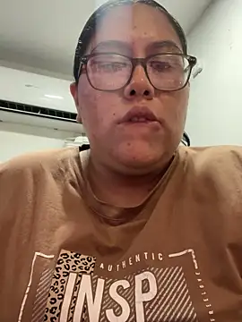 Chat XXX en directo de Mia_Carters