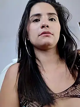 MIA25___: онлайн-секс-чат