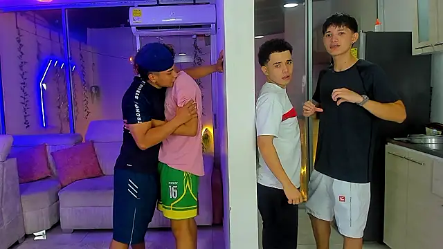 Houseofwarrios' Live XXX Chat