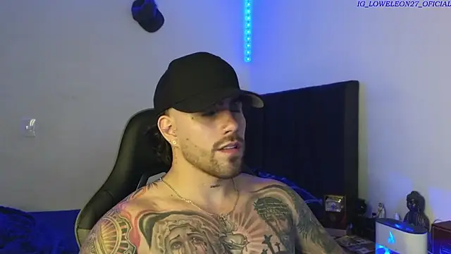 Ades_Lowe's Live XXX Chat