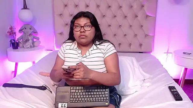 Kiri_Black_ – Live XXX-chat