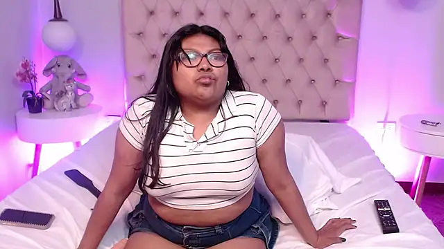 Kiri_Black_ – Live XXX-chat