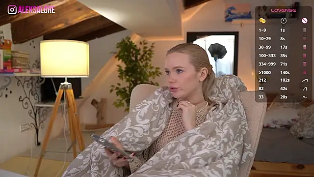 LexieLoree: απευθείας συνομιλία ΧΧΧ