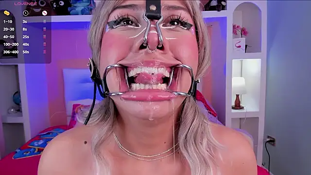 Chat +18 de miss___megan ao vivo