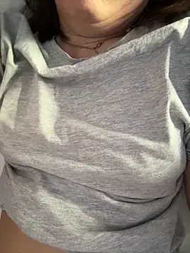 SweetMia36UK Live XXX-Chat