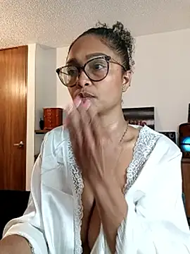 دردشة BiiancaEstradaa الجنسية المباشرة