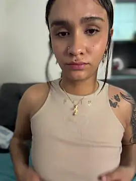 Isabella-Teen 现场XXX聊天