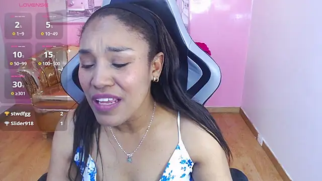 kamala_a Chat XXX in diretta