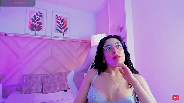 Chat XXX en directo de DemiJones_