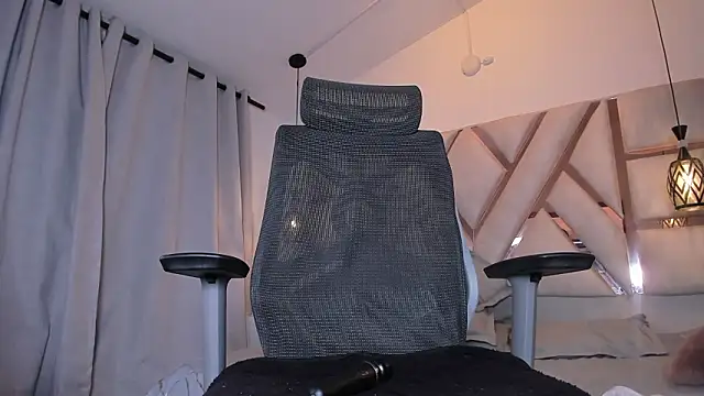 shineevg Chat XXX in diretta